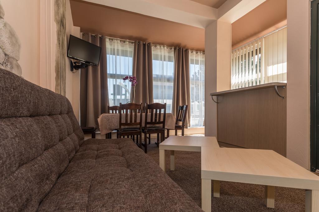 Medziotoju Kiemelis Hotel Palanga Luaran gambar