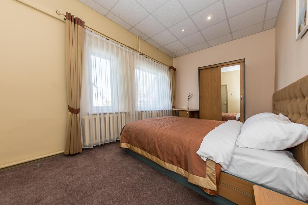 Medziotoju Kiemelis Hotel Palanga Luaran gambar